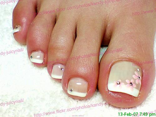 Unhas de gel Aplica o Como bom ter belas unhaspegar um copo em uma