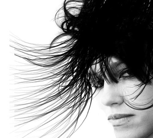 A oleosidade dos cabelos e seus mitos