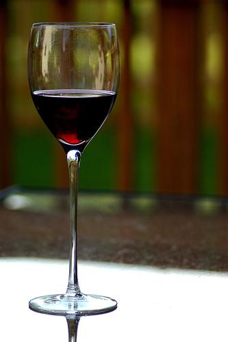Os copos evidenciam as características do vinho
