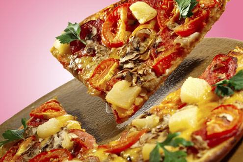 Receita Vegetariana - Pizza com Curgete, Pimento Amarelo e Pinhões
